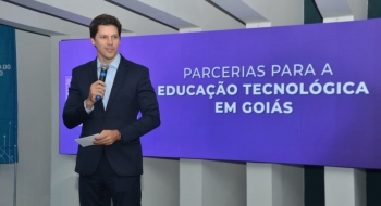 Governo de Goiás lança dois programas de qualificação em tecnologia para estudantes